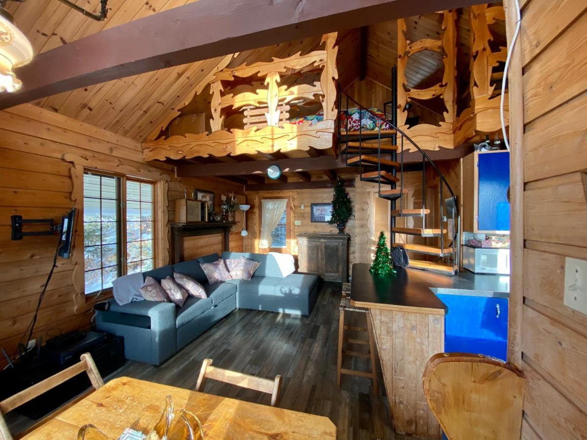 Le Petit Chalet Sur Le Lac Sainte-Marguerite-du-Lac-Masson Exterior photo