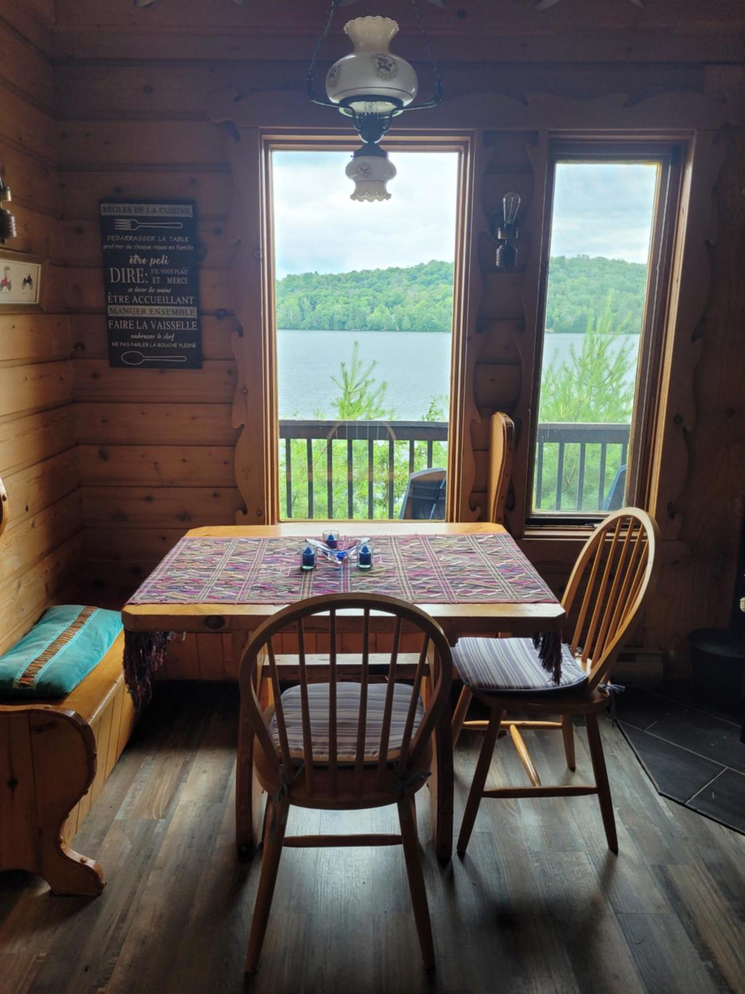 Le Petit Chalet Sur Le Lac Sainte-Marguerite-du-Lac-Masson Exterior photo