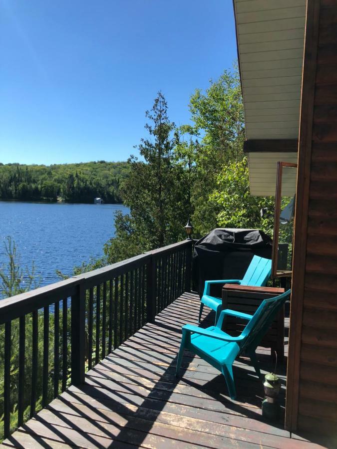 Le Petit Chalet Sur Le Lac Sainte-Marguerite-du-Lac-Masson Exterior photo